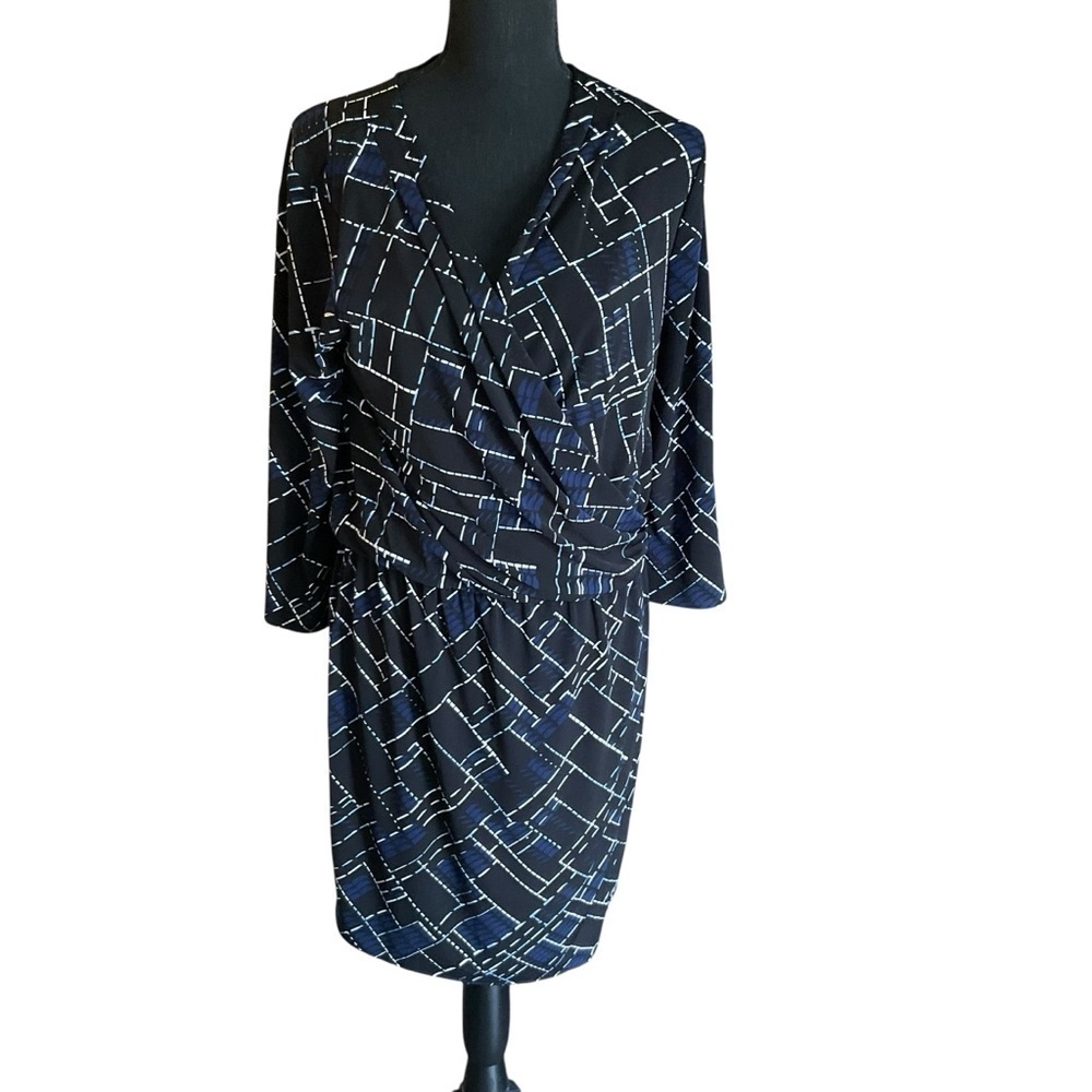 White House Black Market Black & Blue Geometric Print Faux Wrap Dress Size M - Picture 3 of 8